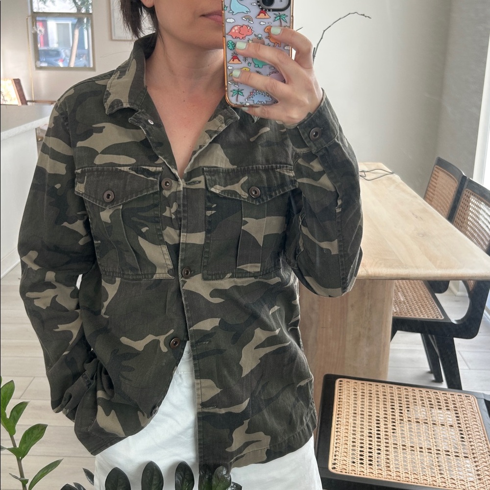 LAST CHANCE!! Army button down
